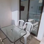 Flat * باراليمني